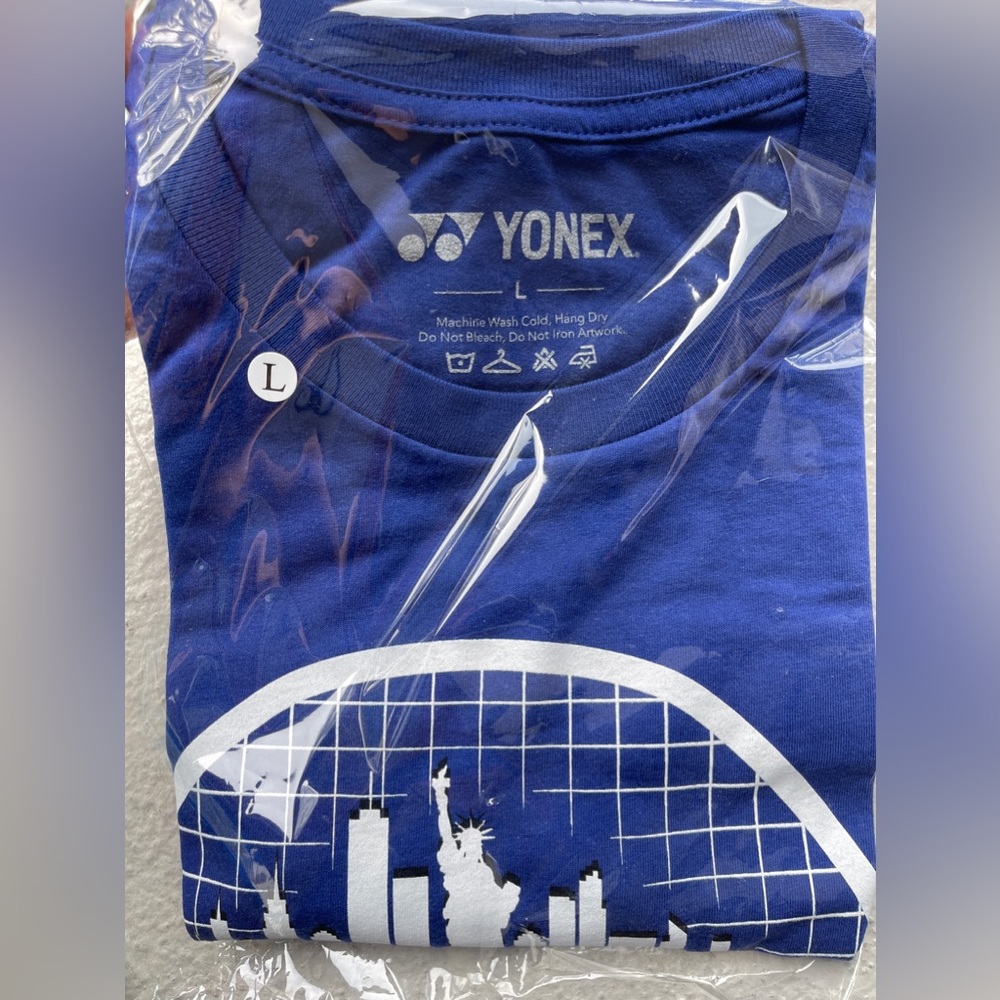 Yonex graphic tee. Men’s large, color blue